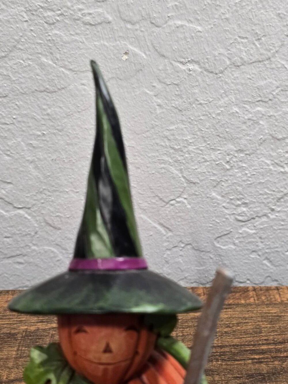 Jim Shore "Come As You Aren't" Stacked Pumpkin Witch Figurine Heartwood Creek - Picture 3 of 8